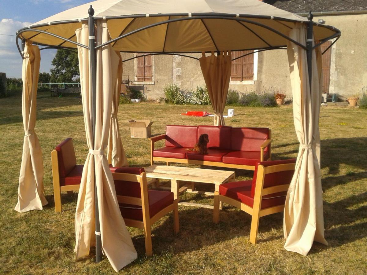 Bed and Breakfast Domaine De La Rue La Berthenoux Esterno foto