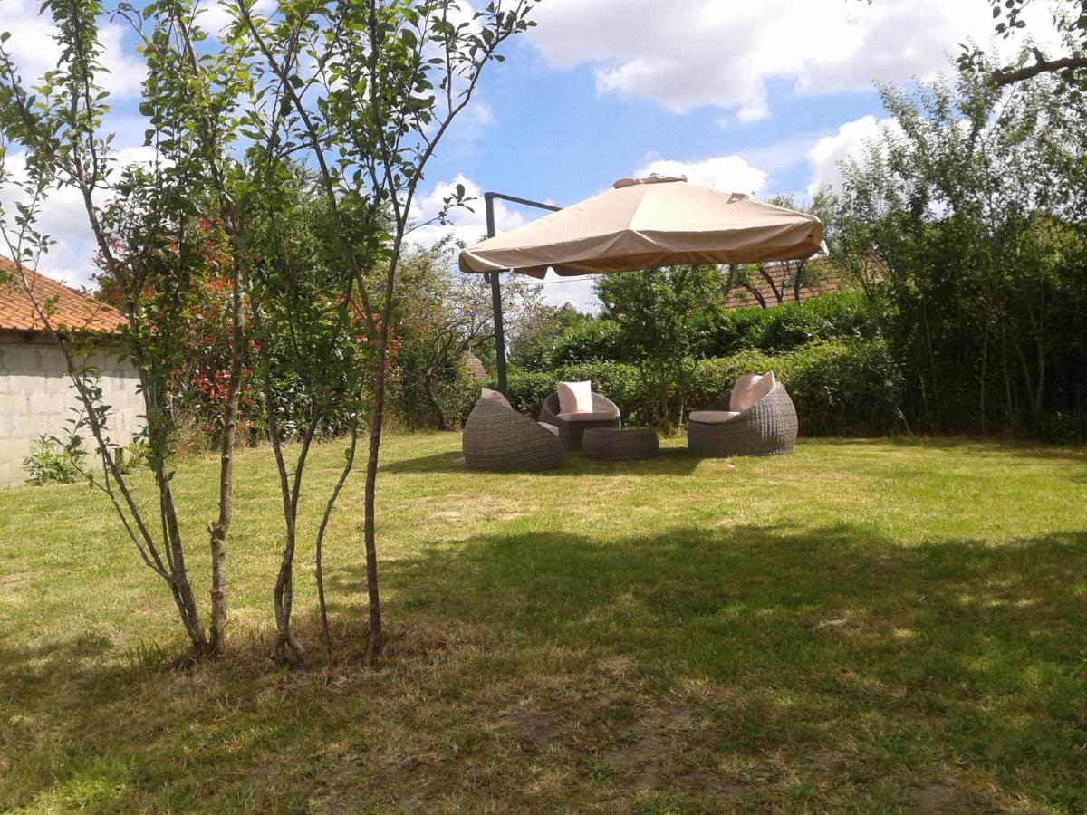 Bed and Breakfast Domaine De La Rue La Berthenoux Esterno foto