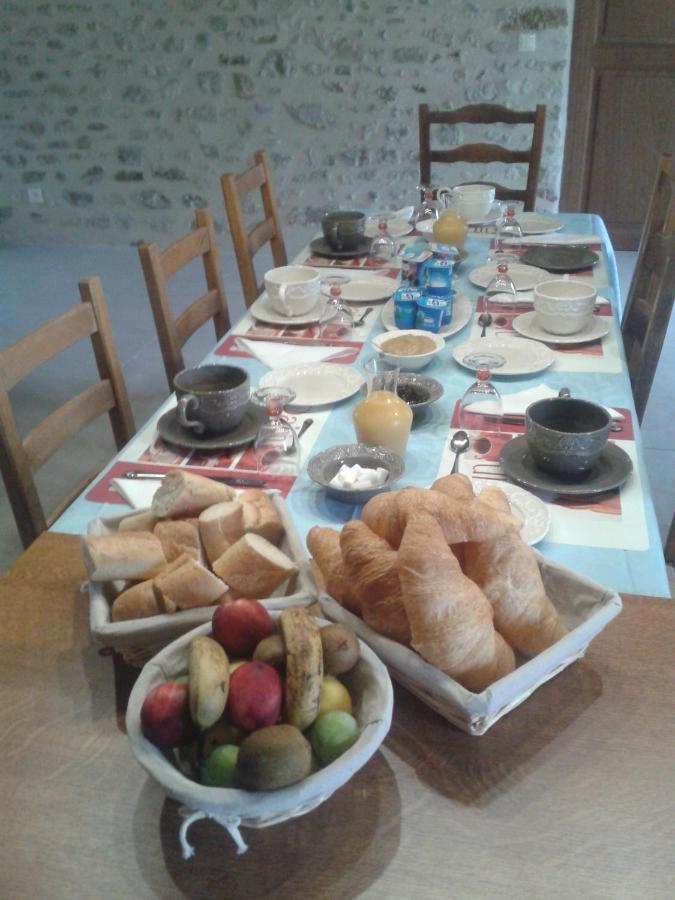 Bed and Breakfast Domaine De La Rue La Berthenoux Esterno foto